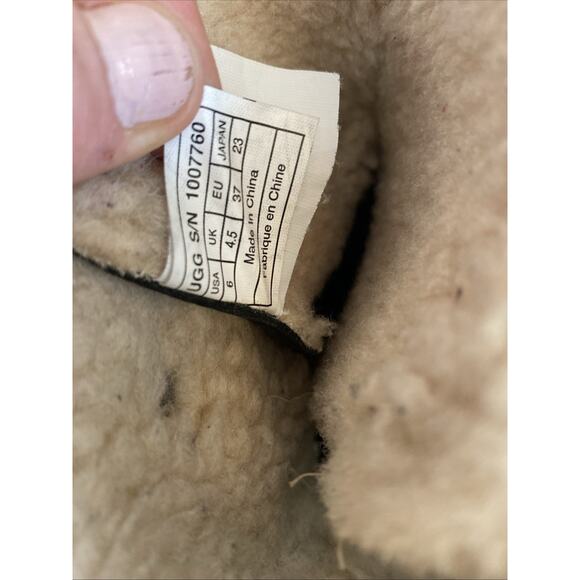 UGG Boots Womens 6 Caspia Ankle Bootie Matte Black Leather Shearling Fur - Picture 13 of 15